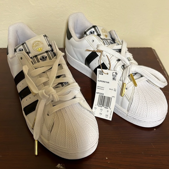 Adidas superstar, Size 7, white - Picture 1 of 4